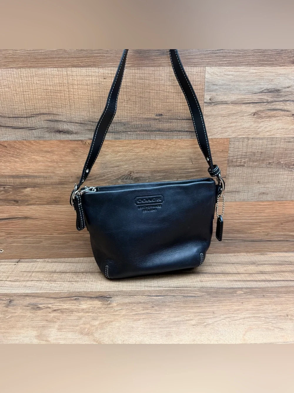 Vtg  Coach Leatherware Est. 1941 Mini Baguette Purse  Hand Bag Black
